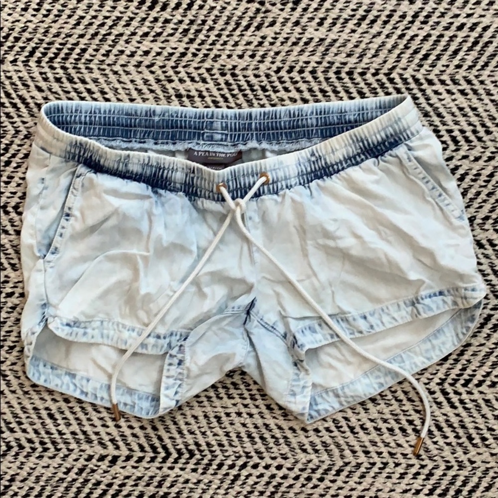 A pea in the pod maternity shorts